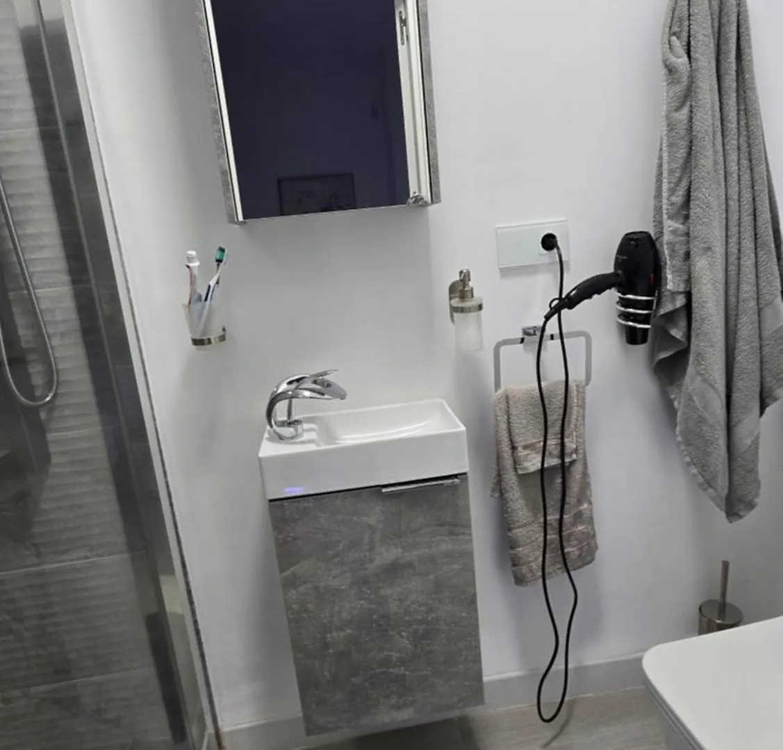 Biclahome Casa De Lujo De 2 Plantas Con Garage Santafé Сasa de vacaciones